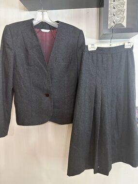 Vintage 1980s GILMOR Grey Wool Blend Lined Suit - Blazer and Skirt - Size 3/4